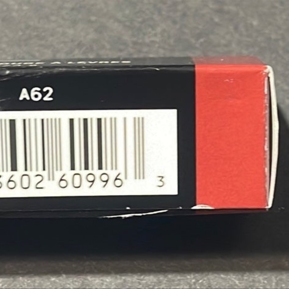 MAC Lusterglass Lipstick- PDA - Picture 3 of 3